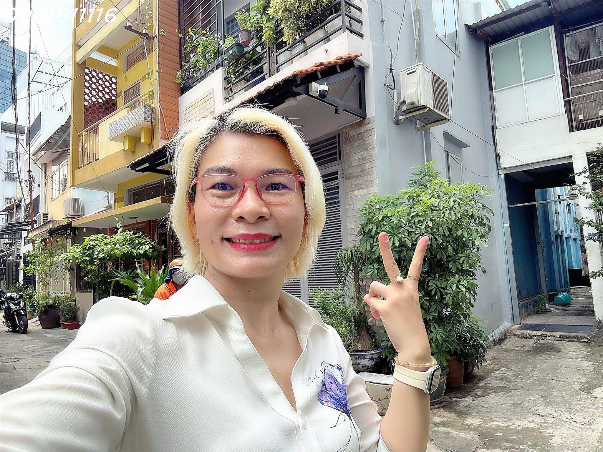 BÁN ĐẤT TẶNG NHÀ 2 TẦNG – MẶT TIỀN Đ. PHAN TÔN, QUẬN 1