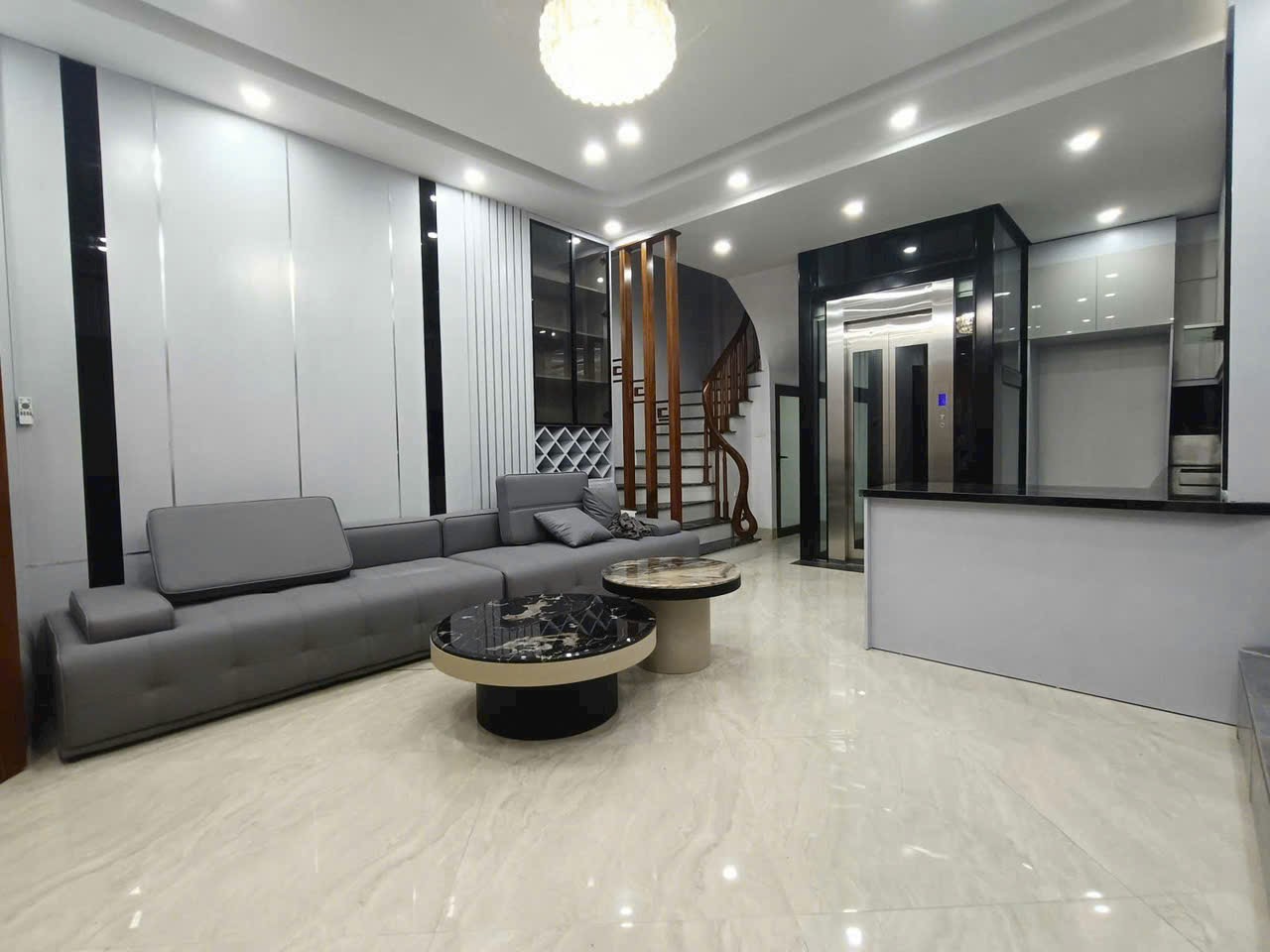 Hiếm!Bán nhà đẹp Ngọc Lâm,DT60M,6 tầng thang máy,ngõ thông,full NT.Hơn 11 tỷ