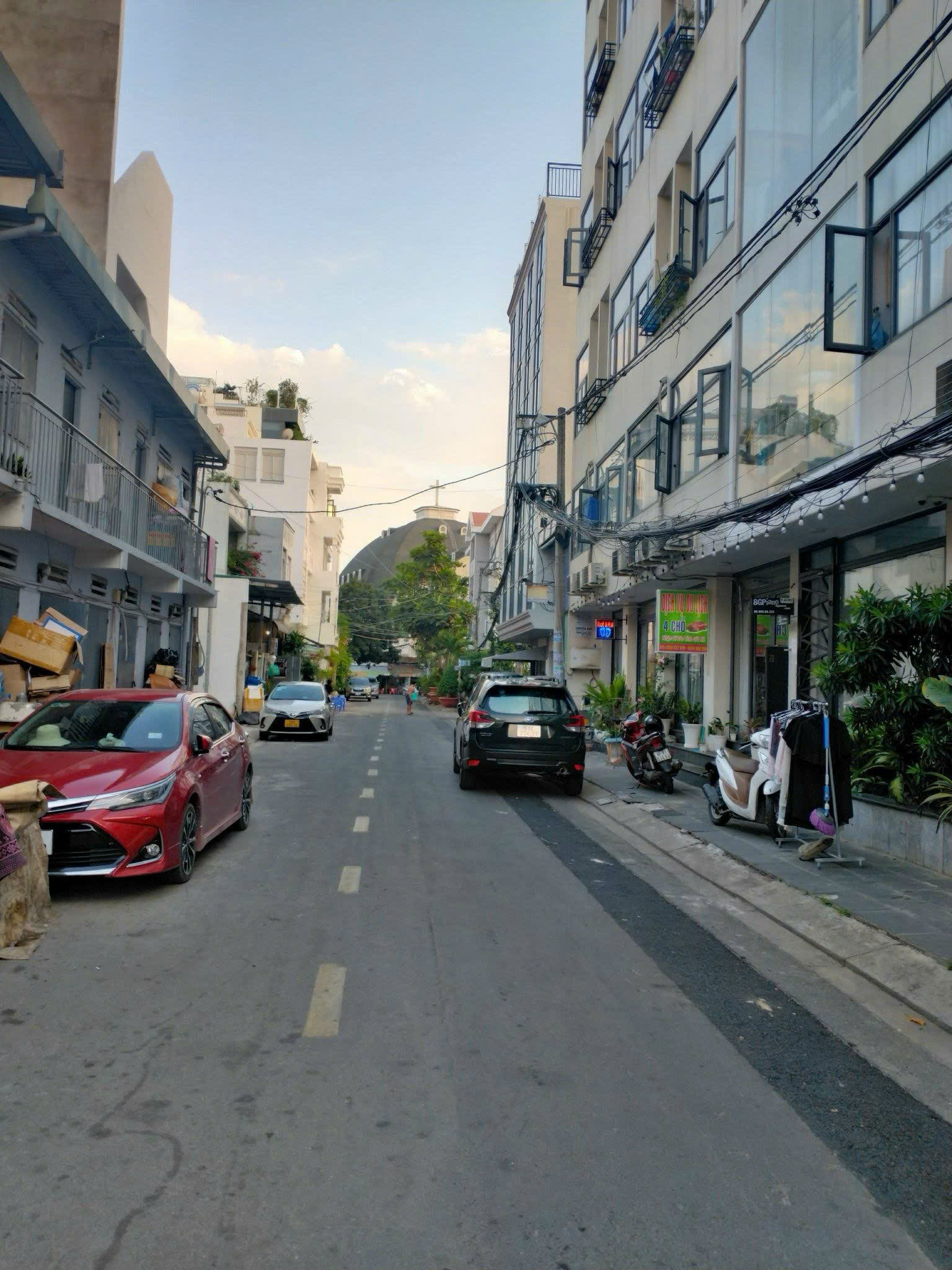 bán lô đất Mặt Tiền đường số 47 quốc hương . pho KD Thảo Điền Q2