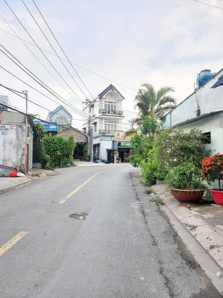 BÁN NHÀ (6×22) MẶT TIỀN THỚI TAM THÔN 14 – HÓC MÔN – CHỈ 5,9 TỶ