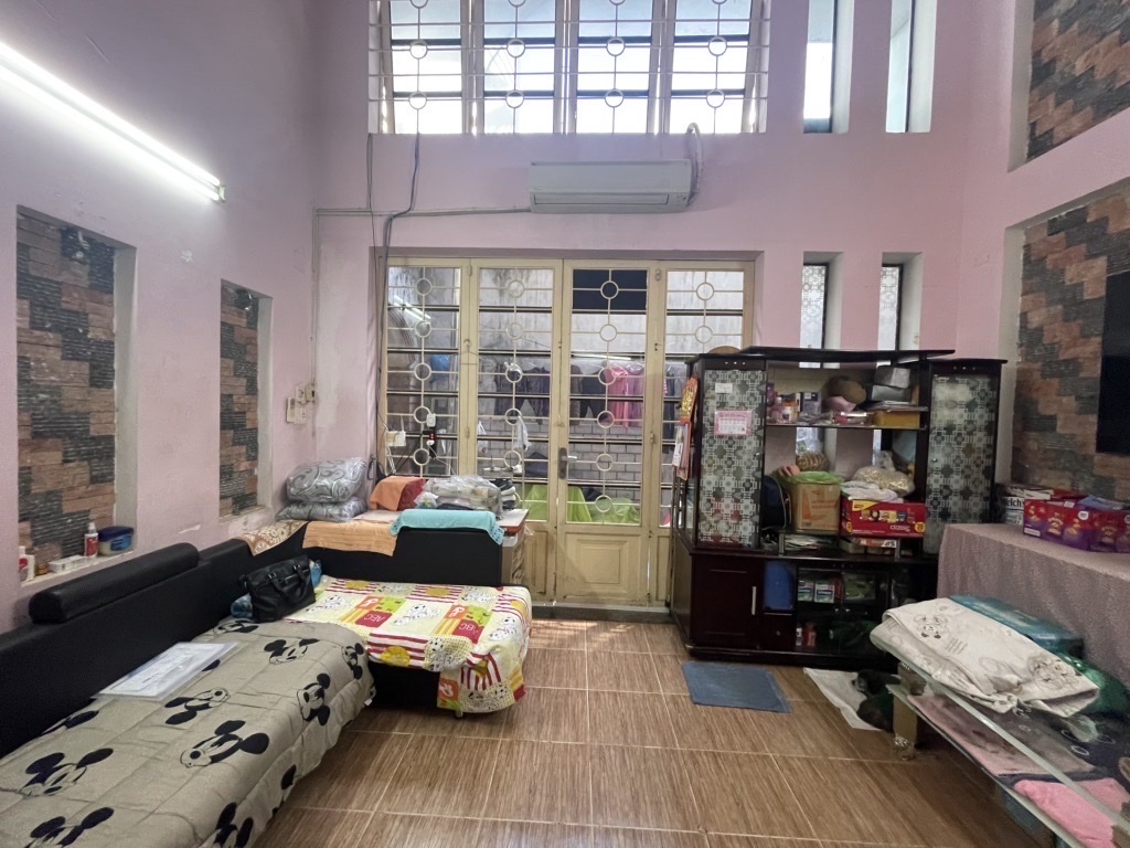 BÁN DÃY TRỌ NGANG LỚN 9.5 – CÓ 2 MẶT TRƯỚC SAU- MẶT SAU XE HƠI TỚI CỬA- ĐƯỜNG NGUYỄN TẤT THÀNH VÀ ĐOÀN VĂN BƠ- THÔNG RA XÓM CHIẾU QUA PHỐ ĐI BỘ NGUYỄN HUỆ CHỈ 3 PHÚT-VÀI BƯỚ QUA Q7.