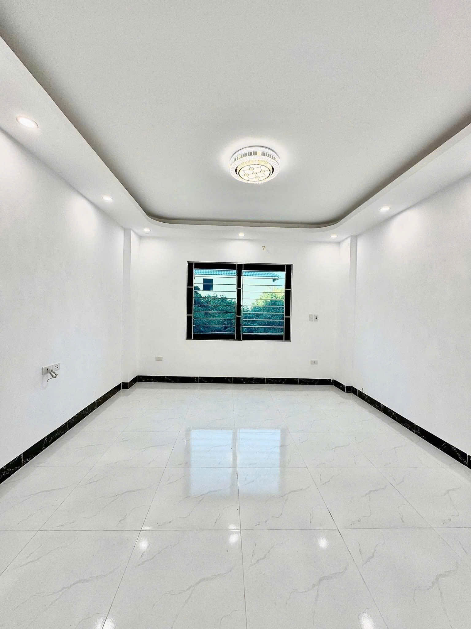 GIẢM CHÀO 250 TR TẠI QUANG TRUNG – YÊN NGHĨA – HÀ ĐÔNG -CĂN NHÀ 36M2 5 TẦNG. CHỈ CÒN 5TY58