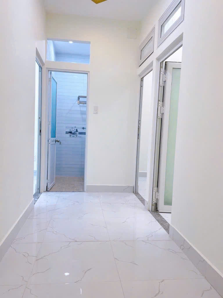 SÁT MẶT TIỀN XE HƠI 10M TRUNG TÂM Q4 DIỆN TÍCH 38 M2 HƠN 3 TỶ