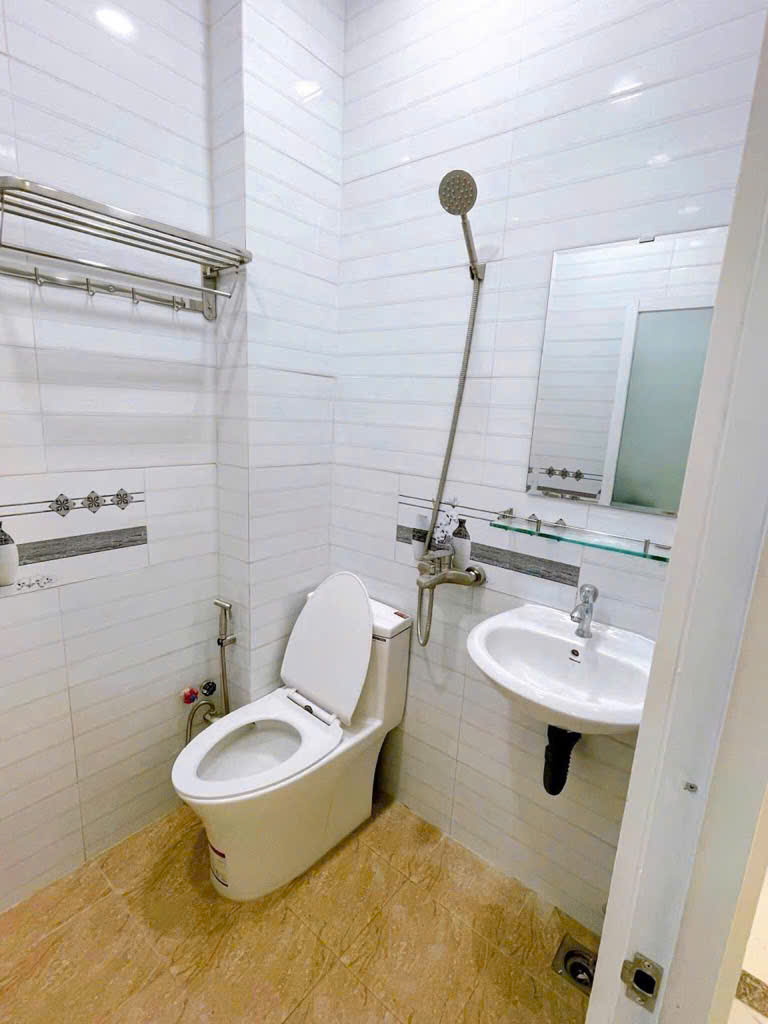 SÁT MẶT TIỀN XE HƠI 10M TRUNG TÂM Q4 DIỆN TÍCH 38 M2 HƠN 3 TỶ