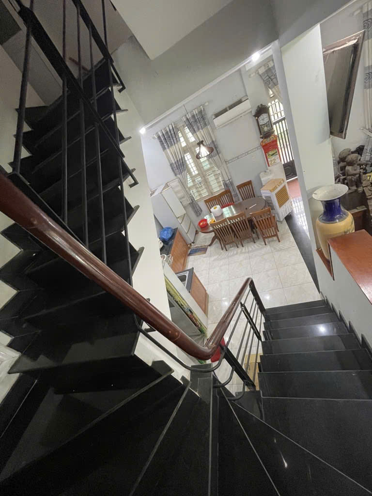 LÔ GÓC 2 MẶT XE TẢI ĐS 1 – 63m2 5 TẦNG – CÁCH 1 CĂN RA VIEW SÔNG – NHỈNH 7 TỶ Mô tả: V0.7760111 LÔ GÓC 2 MẶT XE TẢI ĐS 1 – 63m2 5 TẦNG – CÁCH 1 CĂN RA VIEW SÔNG – NHỈNH 7 TỶ