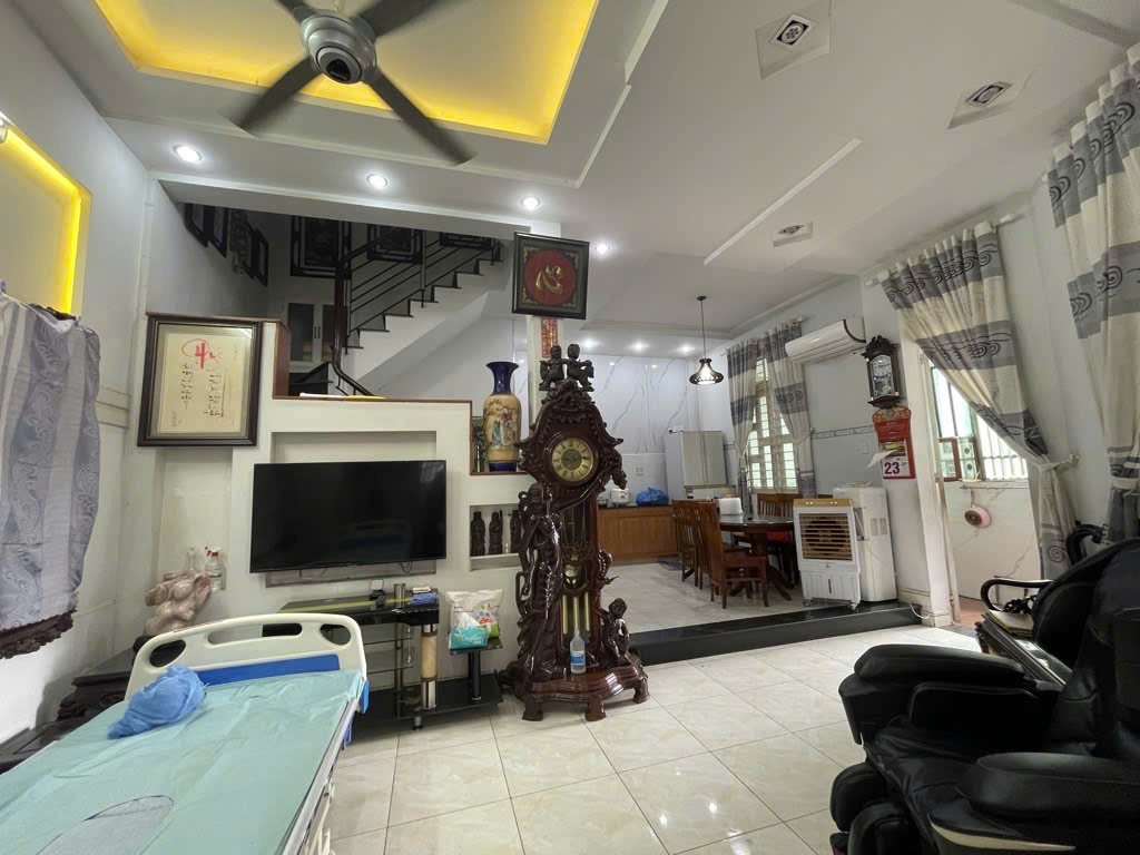 LÔ GÓC 2 MẶT XE TẢI ĐS 1 – 63m2 5 TẦNG – CÁCH 1 CĂN RA VIEW SÔNG – NHỈNH 7 TỶ Mô tả: V0.7760111 LÔ GÓC 2 MẶT XE TẢI ĐS 1 – 63m2 5 TẦNG – CÁCH 1 CĂN RA VIEW SÔNG – NHỈNH 7 TỶ