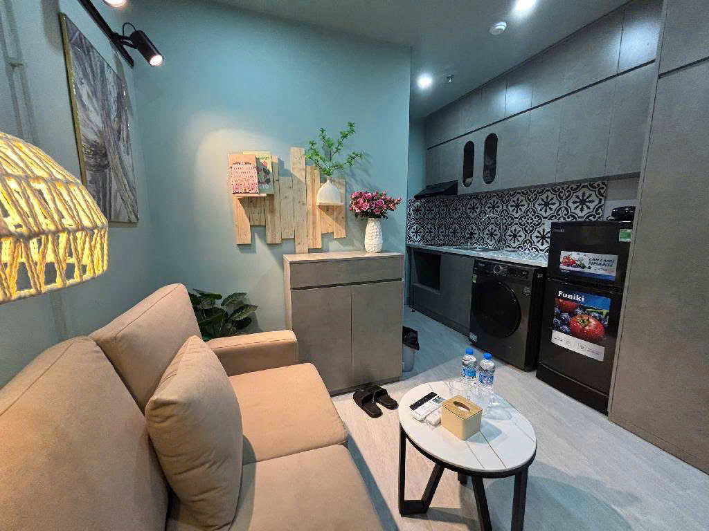 (Tin thật 100%) Bán tòa CHDV – Homestay ở phố Mễ Trì – Ô tô vào nhà – Cách phố 35m – DT 1,65 tỷ/năm