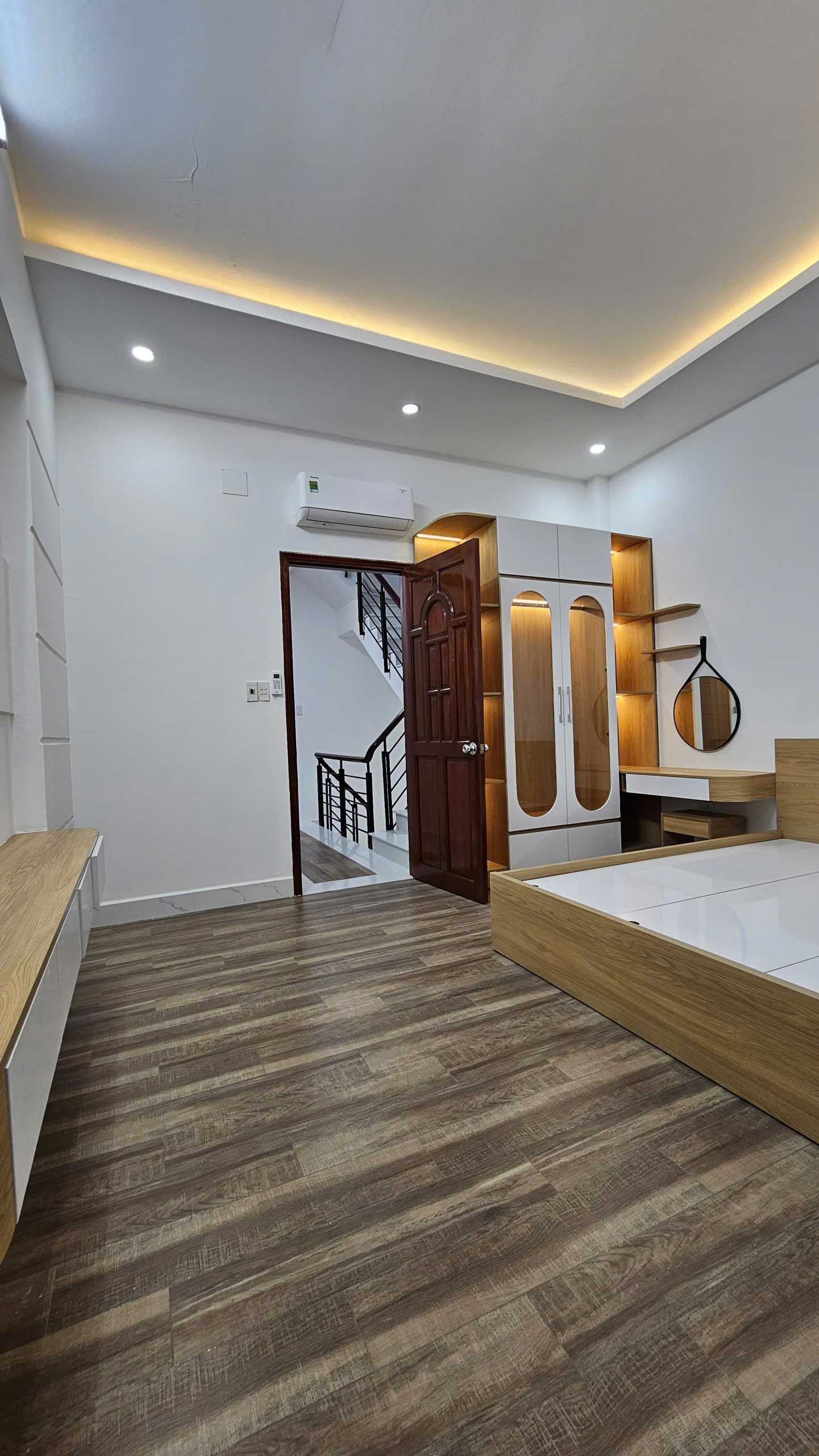 MẶT TIỀN XE HƠI 10 M NGANG 4.2 X14 BÊ TÔNG 4 TẤM CÓ 5 TỶ