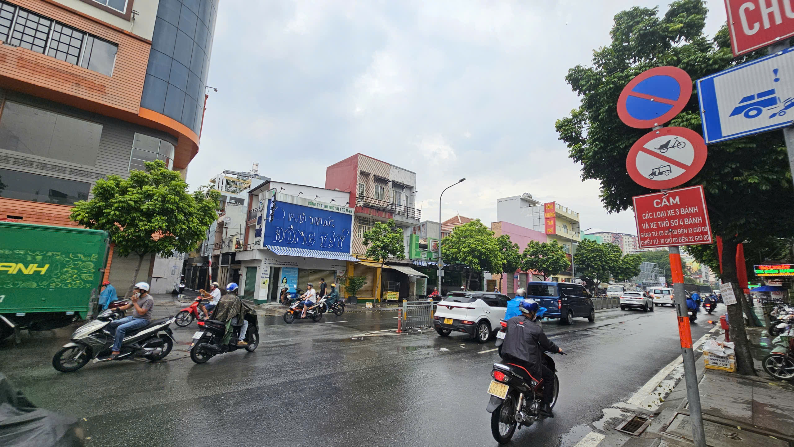 Cần cho thuê Mặt tiền tòa nhà 661 Lũy Bán Bích, Góc 2 MT, vị trí kinh doanh đẳng cấp
