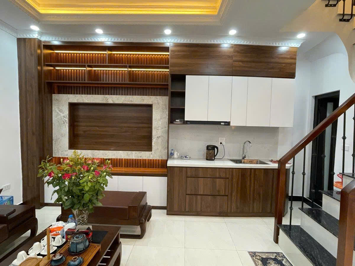 NHÀ MỚI VÀO Ở NGAY TIỆN ÍCH ĐẦY ĐỦ – TRUNG TÂM TÂY HỒ NGÕ THÔNG TRÍCH SÀI VÕNG THỊ – NGÕ TRƯỚC NHÀ 2.8M BA GÁC TRÁNH NHAU