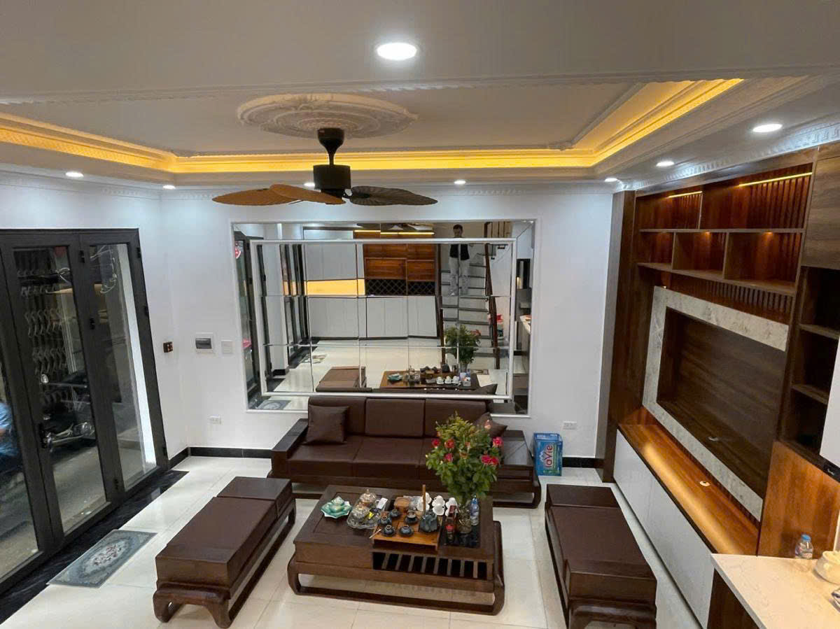 NHÀ MỚI VÀO Ở NGAY TIỆN ÍCH ĐẦY ĐỦ – TRUNG TÂM TÂY HỒ NGÕ THÔNG TRÍCH SÀI VÕNG THỊ – NGÕ TRƯỚC NHÀ 2.8M BA GÁC TRÁNH NHAU