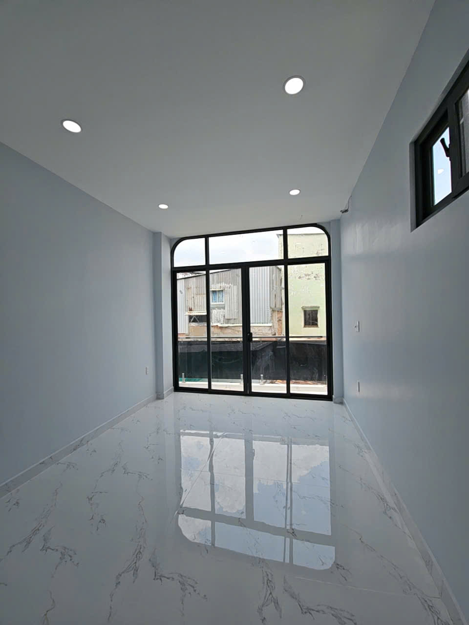 Sát mặt tiền Hoàng Diệu Trung Tâm Q4 có 6 tỷ