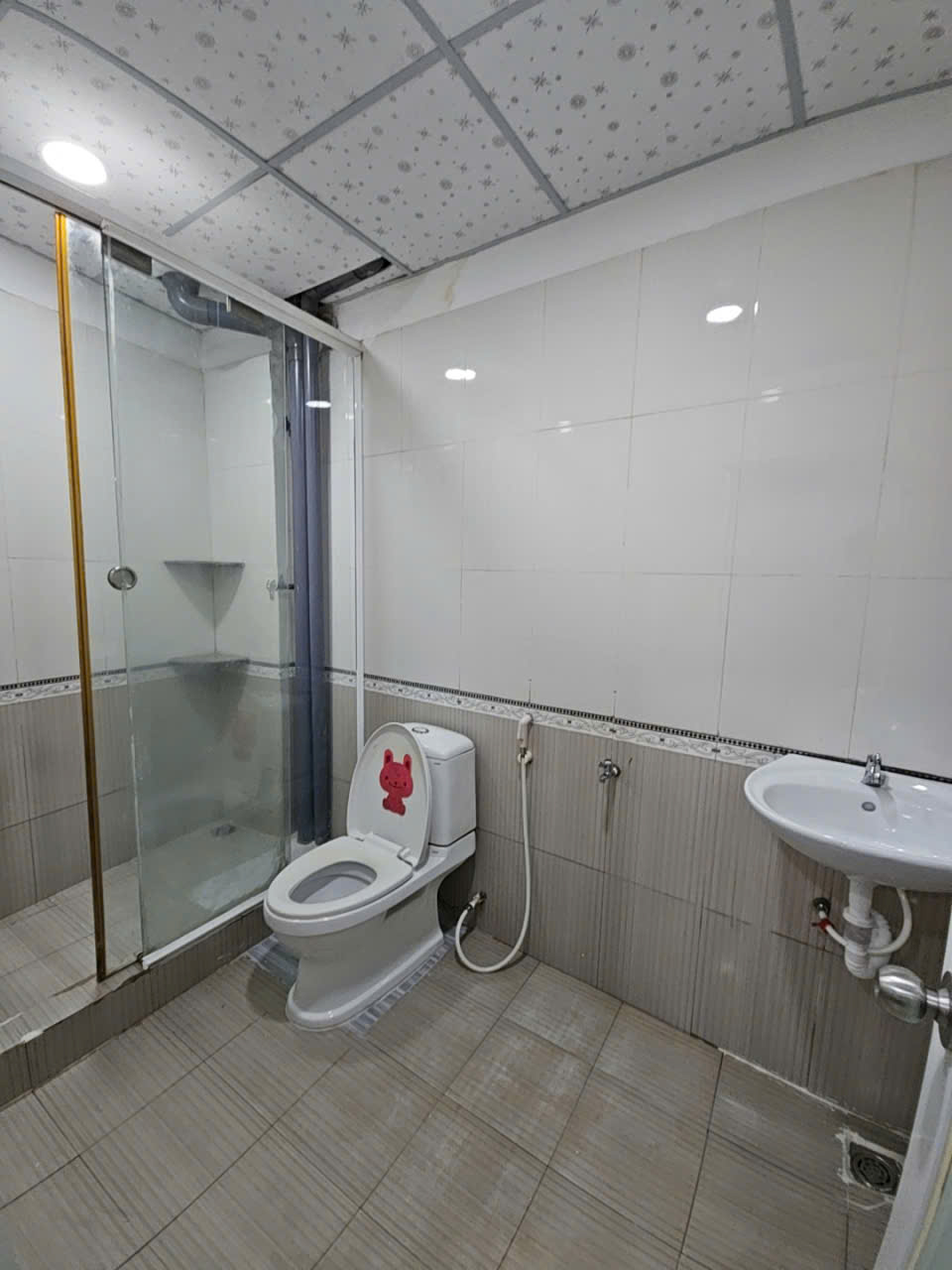 Sát mặt tiền Trung Tâm Q4 NGANG 4.6 DÀI 12 CÓ 5 TỶ