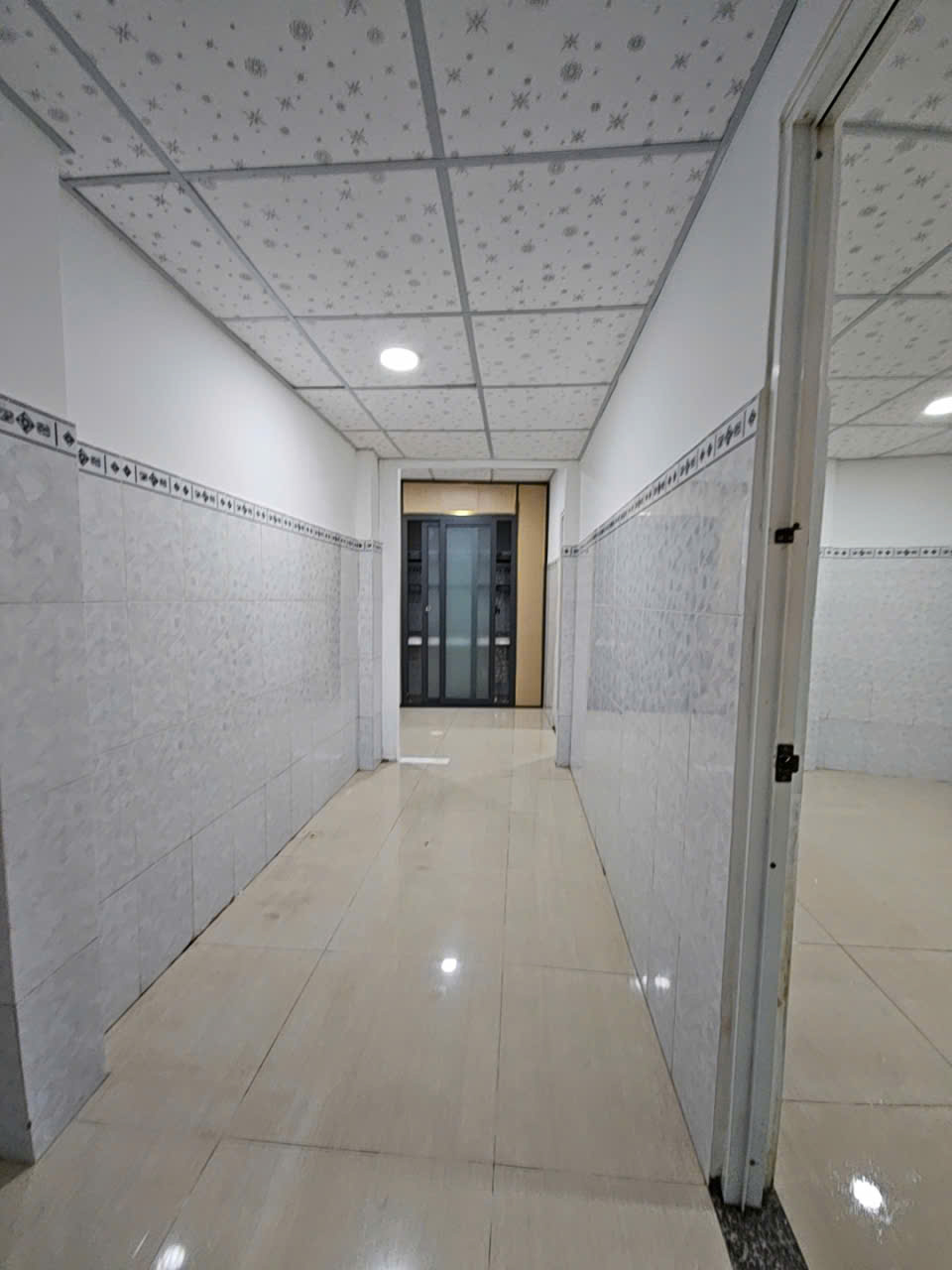 Sát mặt tiền Trung Tâm Q4 NGANG 4.6 DÀI 12 CÓ 5 TỶ