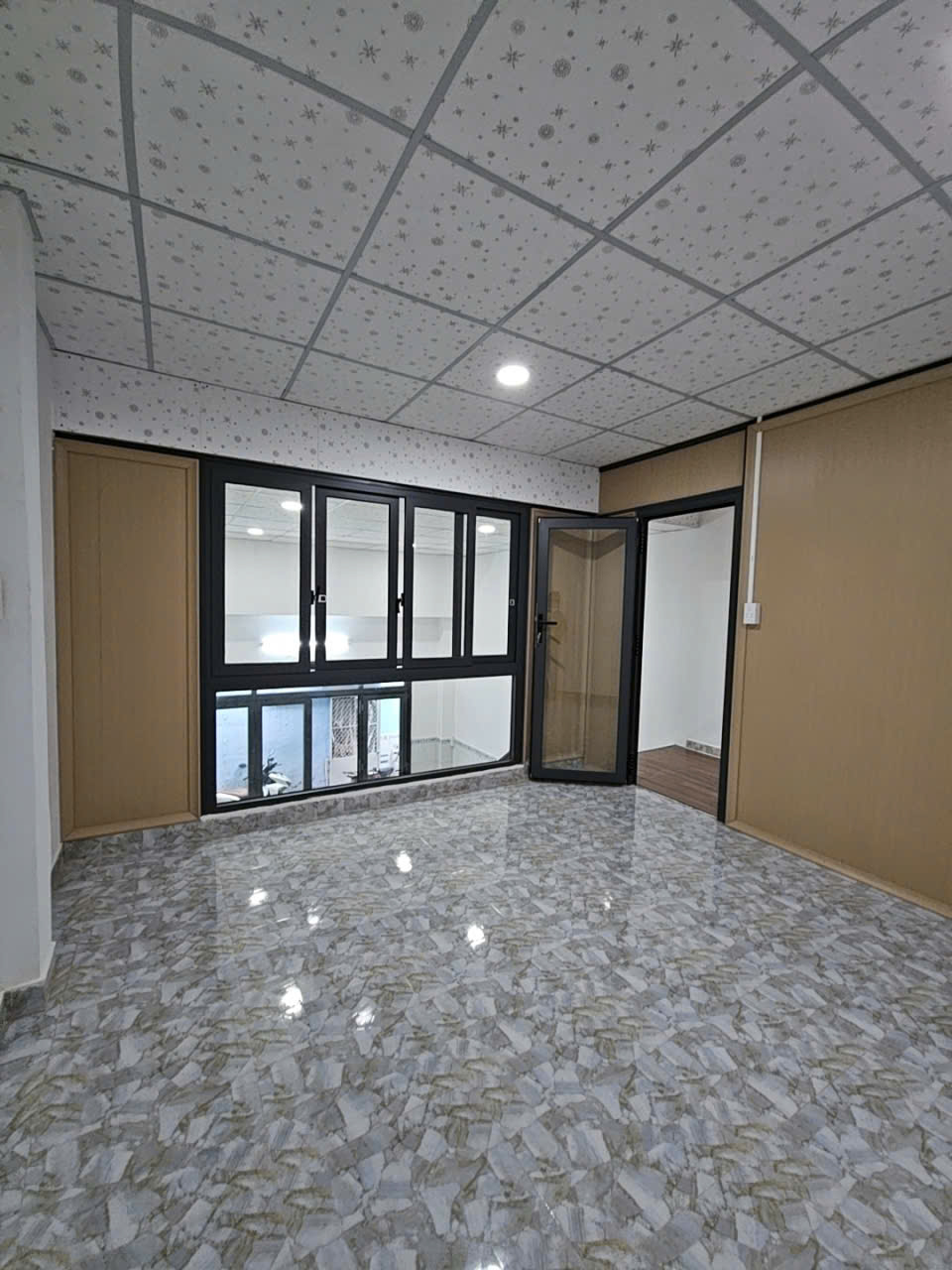 Sát mặt tiền Trung Tâm Q4 NGANG 4.6 DÀI 12 CÓ 5 TỶ