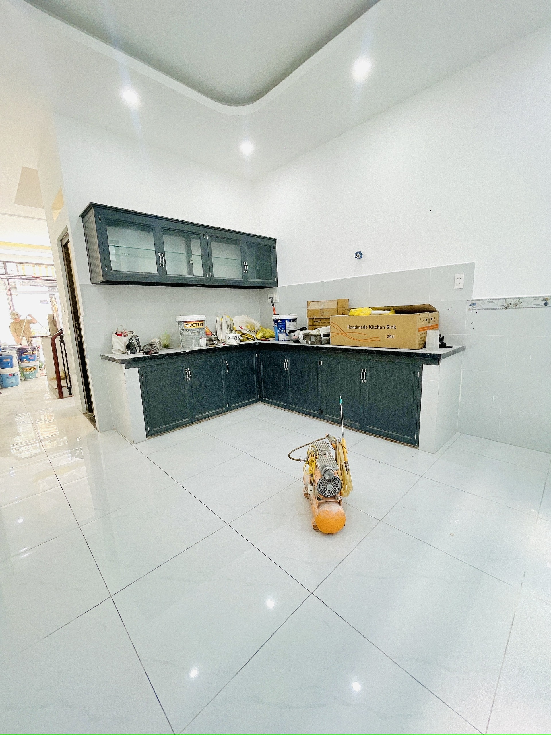NHÀ ĐẸP VỊ TRÍ Q4 ĐẸP ĐÚC 4T NGANG 3.7 X 16 M