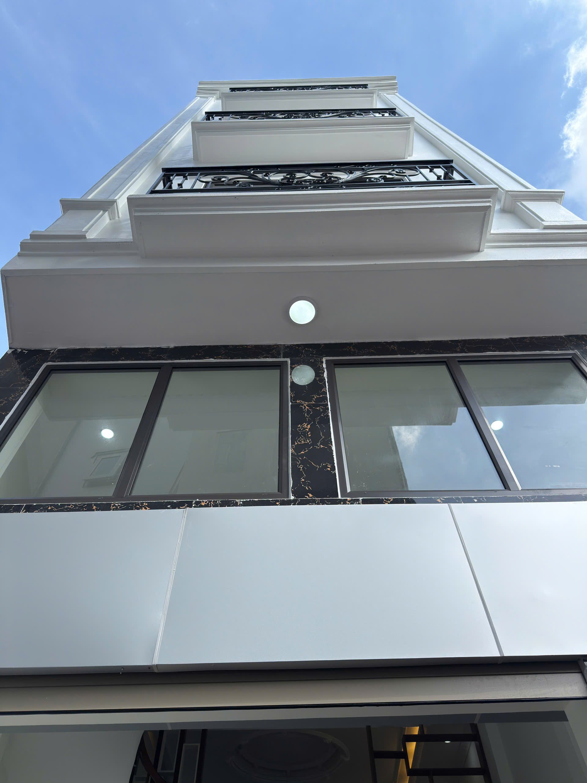 TT Thanh Trì 62m 6 tầng thang máy 8.2 tỉ