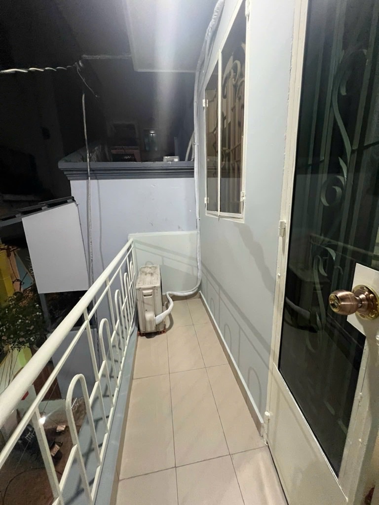 CHỦ THIỆN CHÍ BÁN NHÀ ĐƯỜNG HOÀNG DIỆU-GẦN TRƯỜNG ĐẠI HỌC LUẬT NGUYỄN TẤT THÀNH- QUA PHỐ ĐI BỘ NGUYỄN HUỆ CHƯA ĐẾN 3 PHÚT.