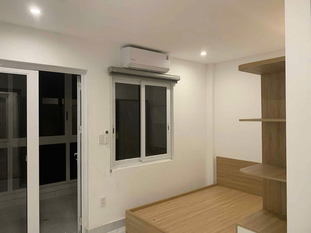 Siêu phẩm Nhà Tây Hồ Lạc Long Quân 37m, 7 tầng, thang máy, Nhà xây chắc chắn full đồ!