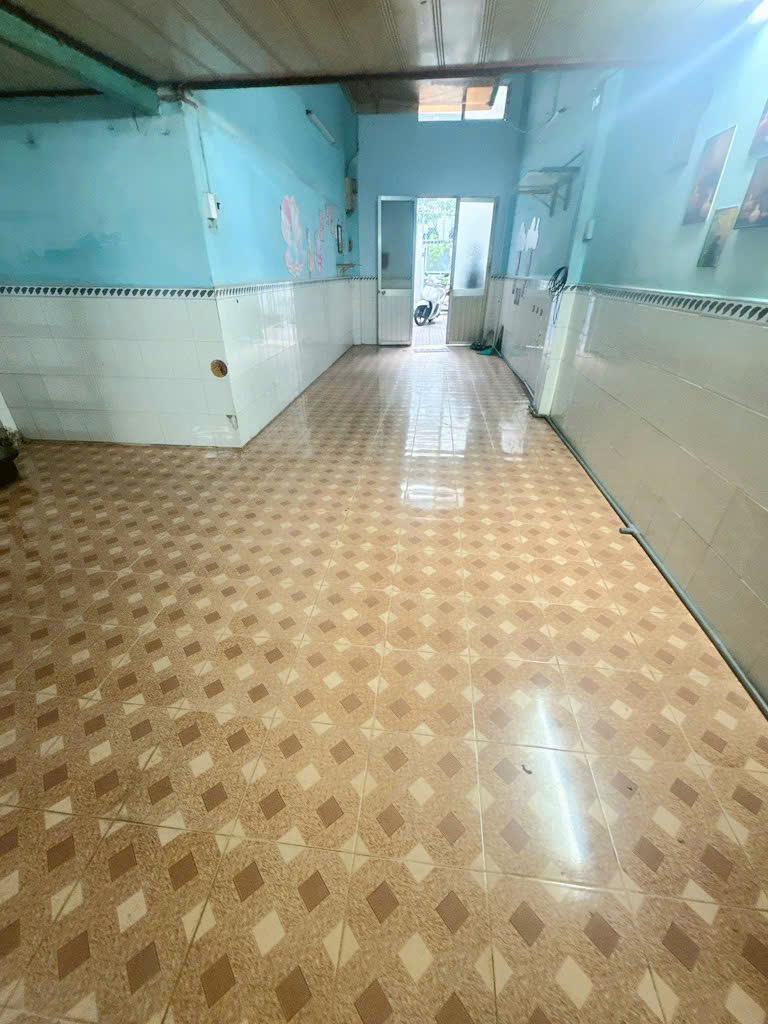 SÁT MẶT TIỀN XE HƠI Q4 DIỆN TÍCH 57 M2 CÓ 70 TRIỆU M2