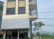 CHÍNH CHỦ CẦN BÁN NHÀ 3 TẦNG 1 TUM – FULL THỔ CƯ – LÔ GÓC 2 MẶT TIỀN ĐƯỜNG NHỰA, THÔN 5 YÊN BÌNH, THẠCH THẤT