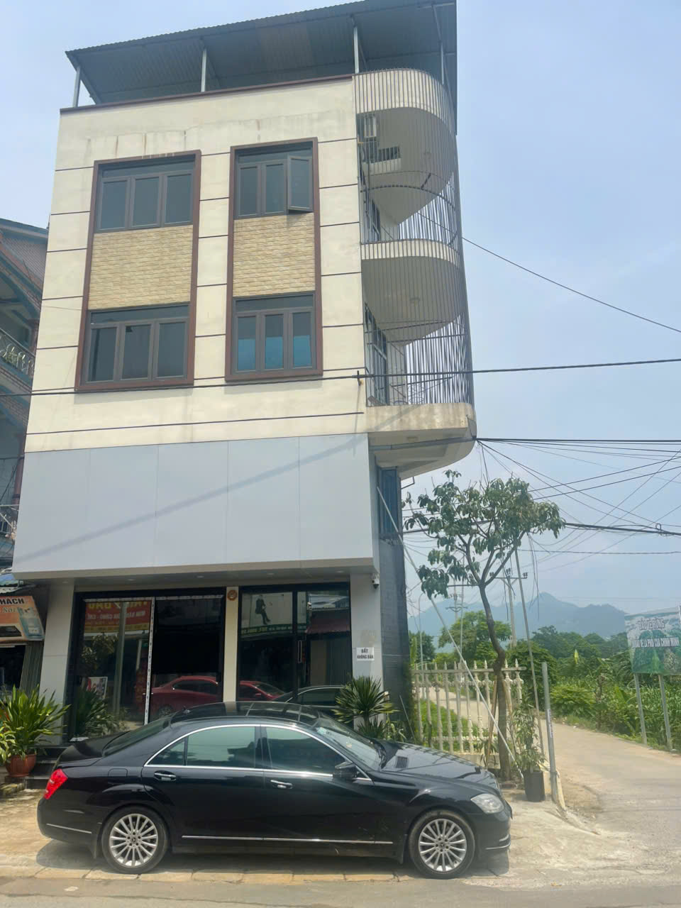 CHÍNH CHỦ CẦN BÁN NHÀ 3 TẦNG 1 TUM – FULL THỔ CƯ – LÔ GÓC 2 MẶT TIỀN ĐƯỜNG NHỰA, THÔN 5 YÊN BÌNH, THẠCH THẤT