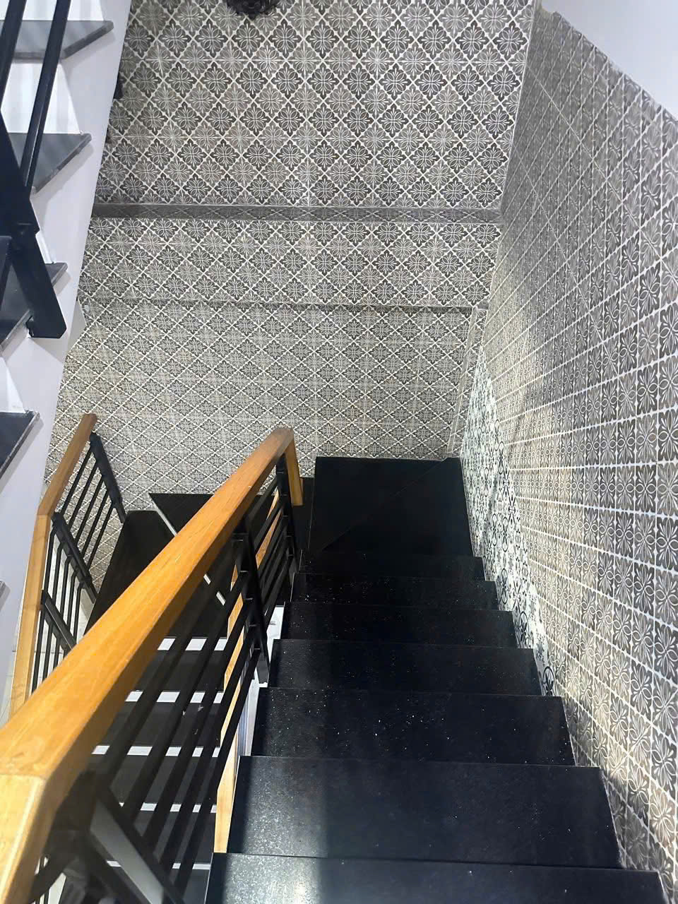 BÁN NHÀ (4.3X17) 5 TẦNG MẶT TIỀN THẠNH LỘC 38, QUẬN 12 GIÁ RẺ