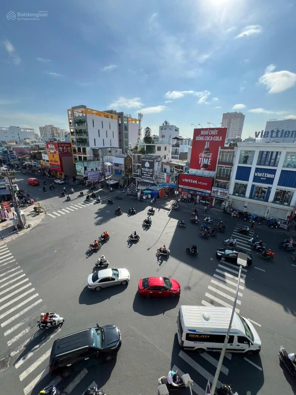 Mặt bằng kinh doanh ngay góc mặt tiền ngã 3 Hàng Xanh (chính chủ)