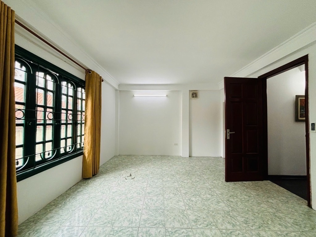LẠC LONG QUÂN DT60/70M 5 TẦNG MT 6M-CHỈ 11,9 TỶ,MẶT NGÕ THÔNG,LÔ GÓC 3 THOÁNG