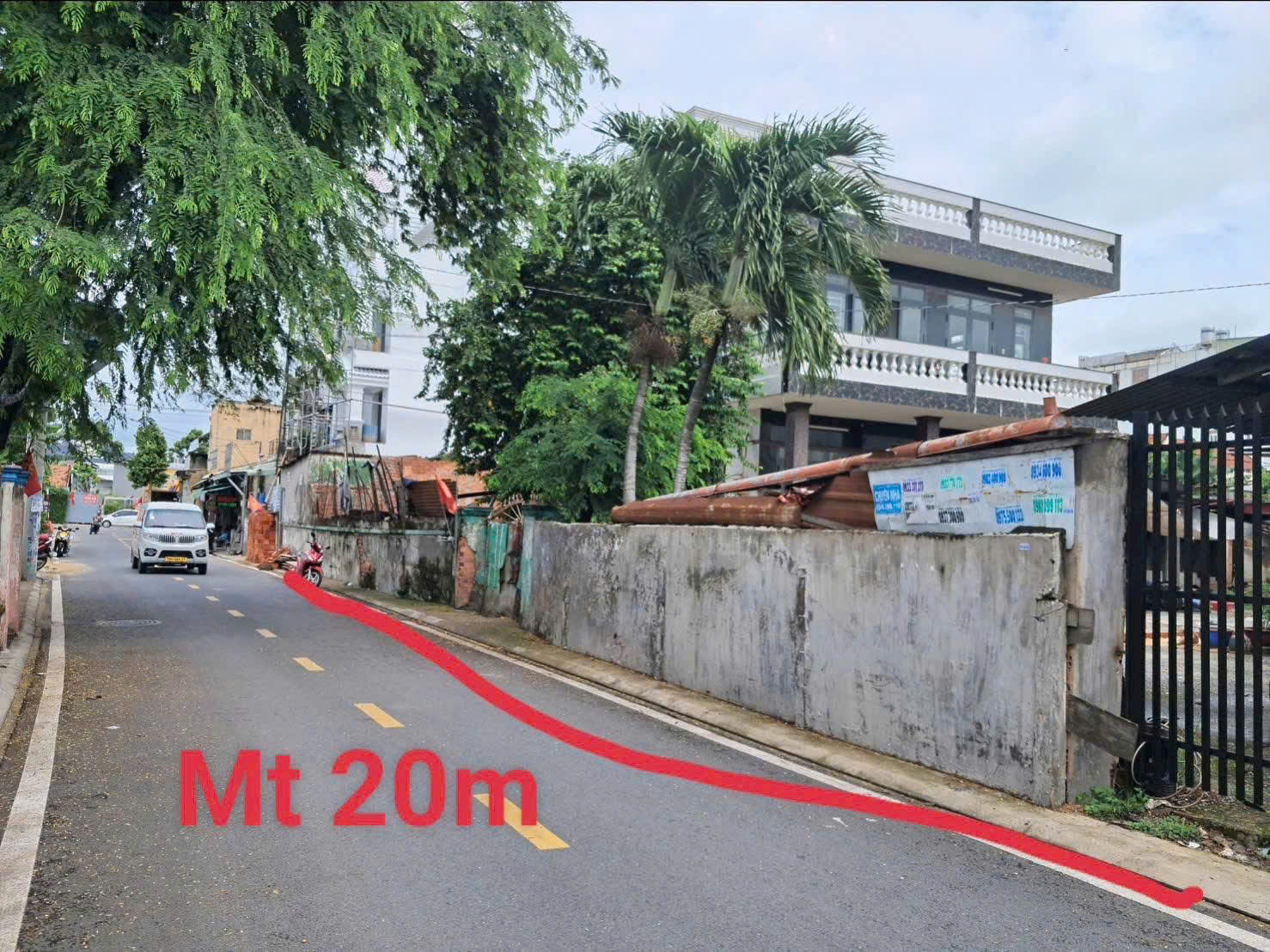 GIẢM 3 TỶ BÁN GẤP BIỆT THỰ VƯỜN (26X39) TÂN XUÂN HÓC MÔN