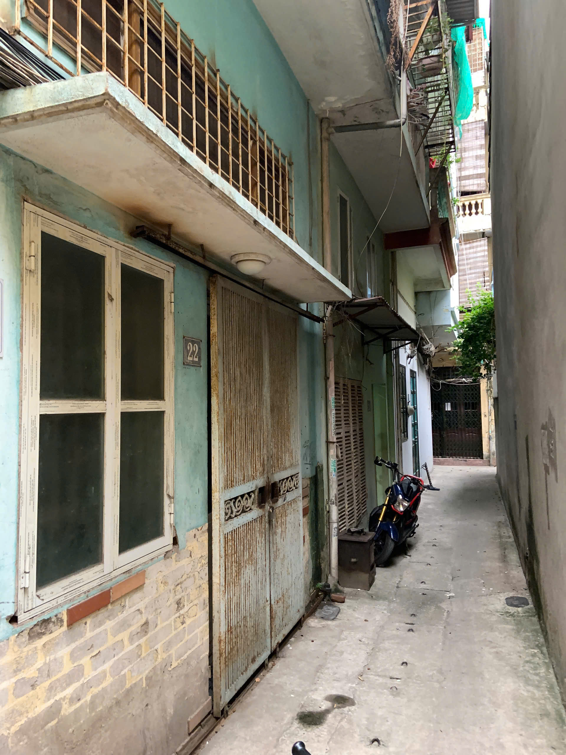 Bán nhà 4 tầng tại ngõ Đội Cấn, lô góc, đang cho thuê văn phòng công ty luật