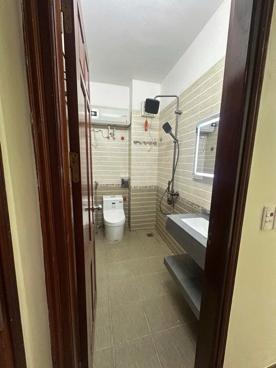 Bán nhà Ngọc Thụy 33m 5 tầng sát chân cầu Long Biên hơn 8 tỷ