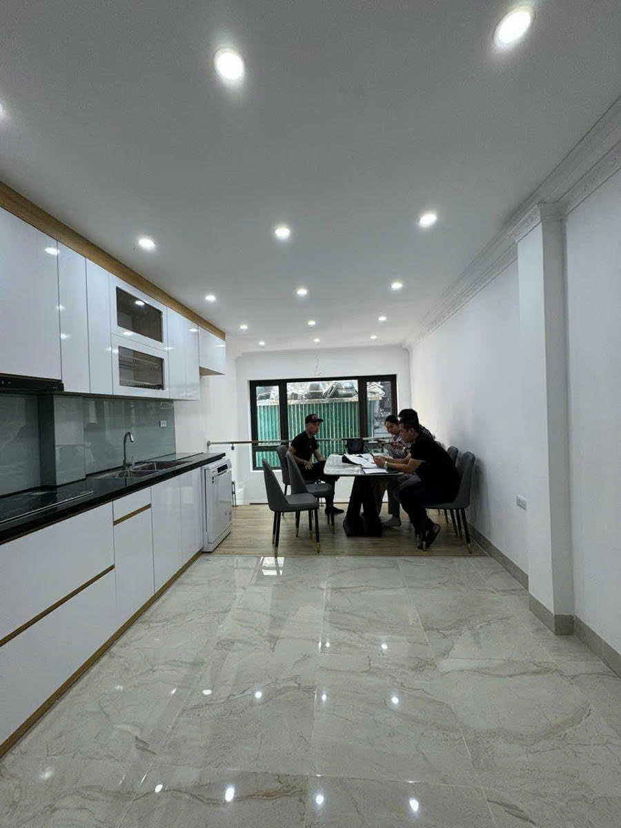 Bán nhà Ngọc Thụy 34m 6 tầng thang máy gara hơn 9 tỷ