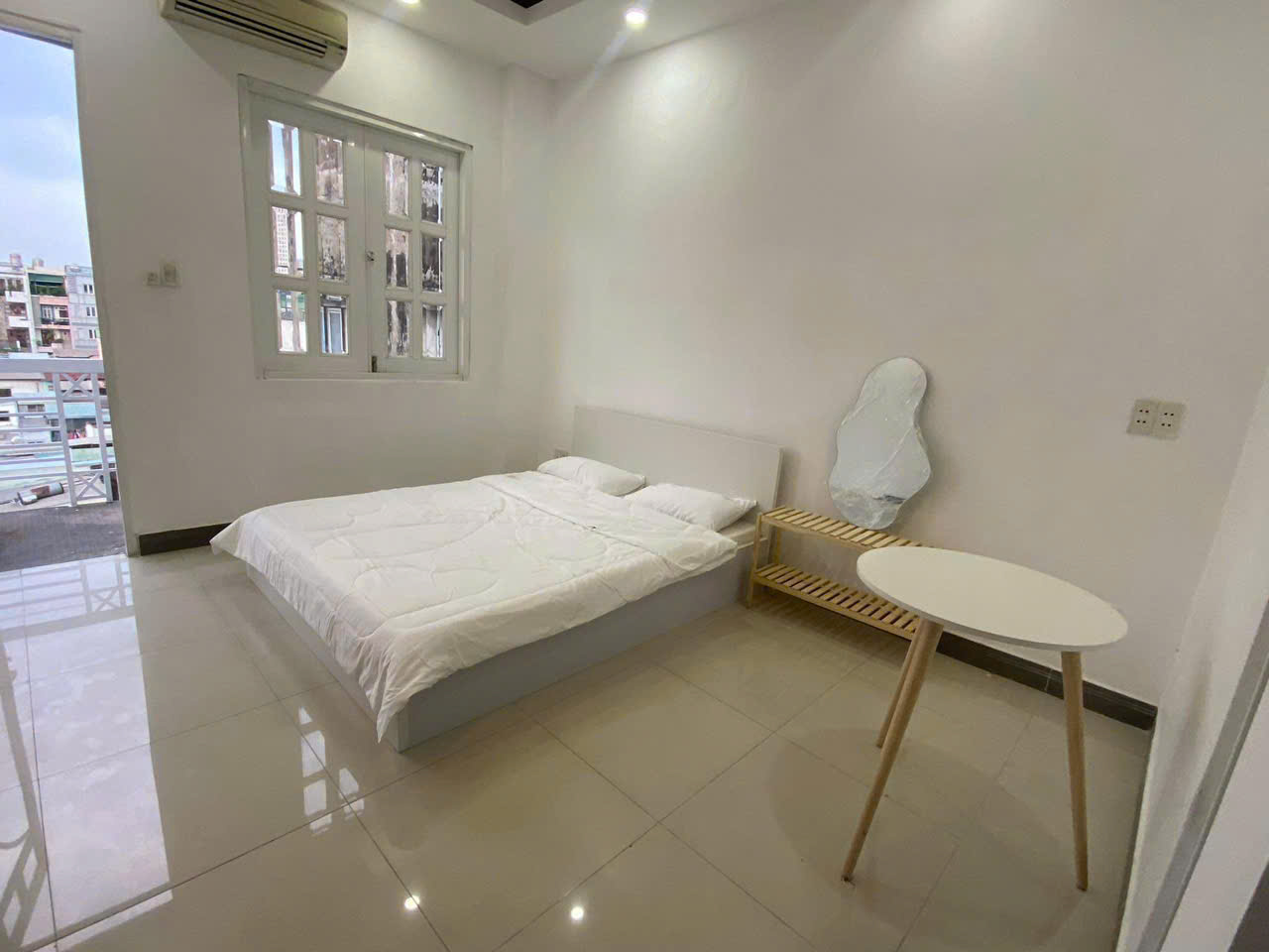 Bán Nhà Mặt Tiền 8 Nguyễn Thái Học, P. Cầu Ông Lãnh, Quận 1