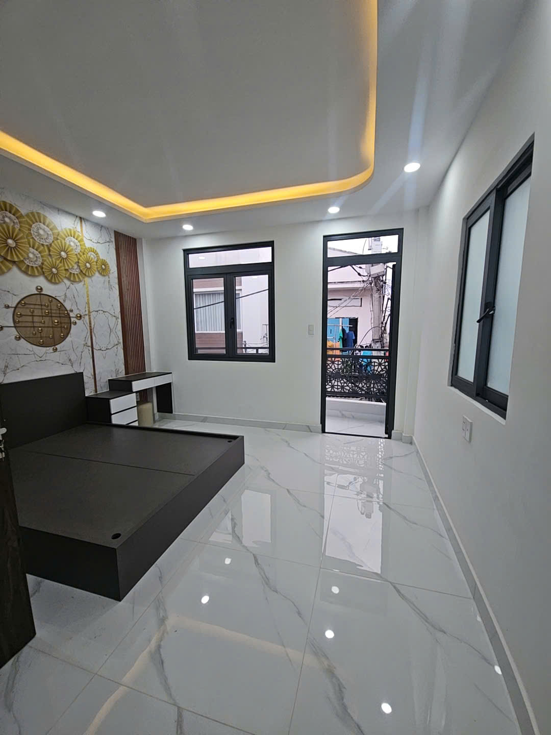 SÁT MẶT TIỀN HIM LAM VIP Q7 NGANG 4 X10 2 TẤM CÓ 5 TỲ NHÀ MỚI XÂY