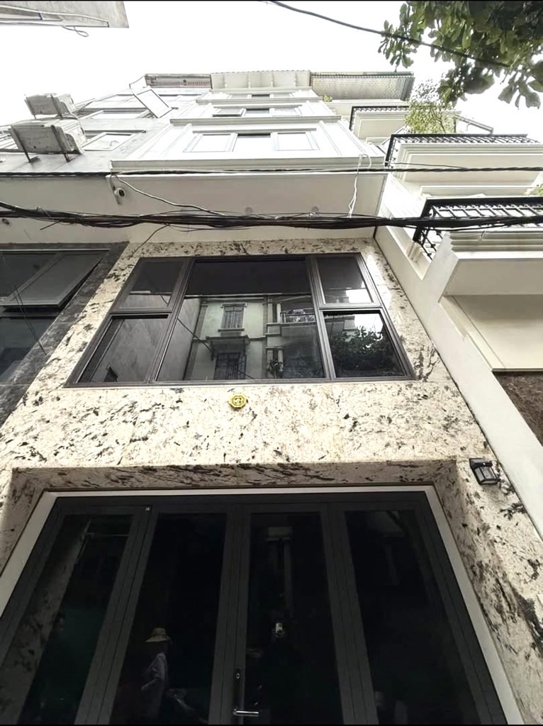 YÊN HÒA 42M-13,5 TỶ-10M RA PHỐ,Ô TÔ ĐỖ CỬA,2 THOÁNG,NỘI THẤT XỊN,SỔ VUÔNG ĐẸP