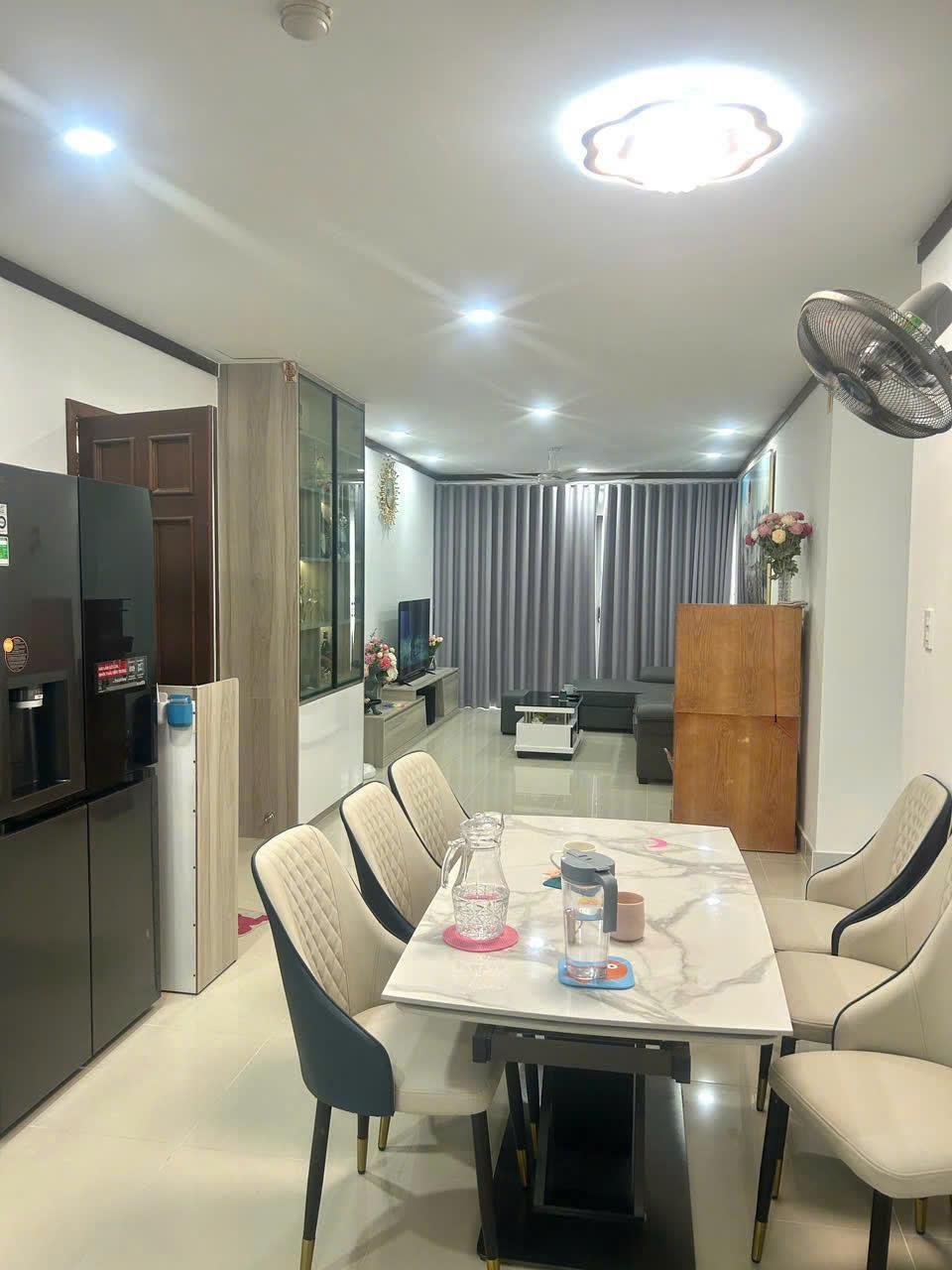 Cơ hội vàng! Bán gấp căn hộ 131m2, 3PN, tầng 18, view đẹp, sổ hồng, Q7, giá chỉ 4.6 tỷ, đường Trần Xuân Soạn, hướng Đông Nam, Quốc Cường Gia Lai 1.