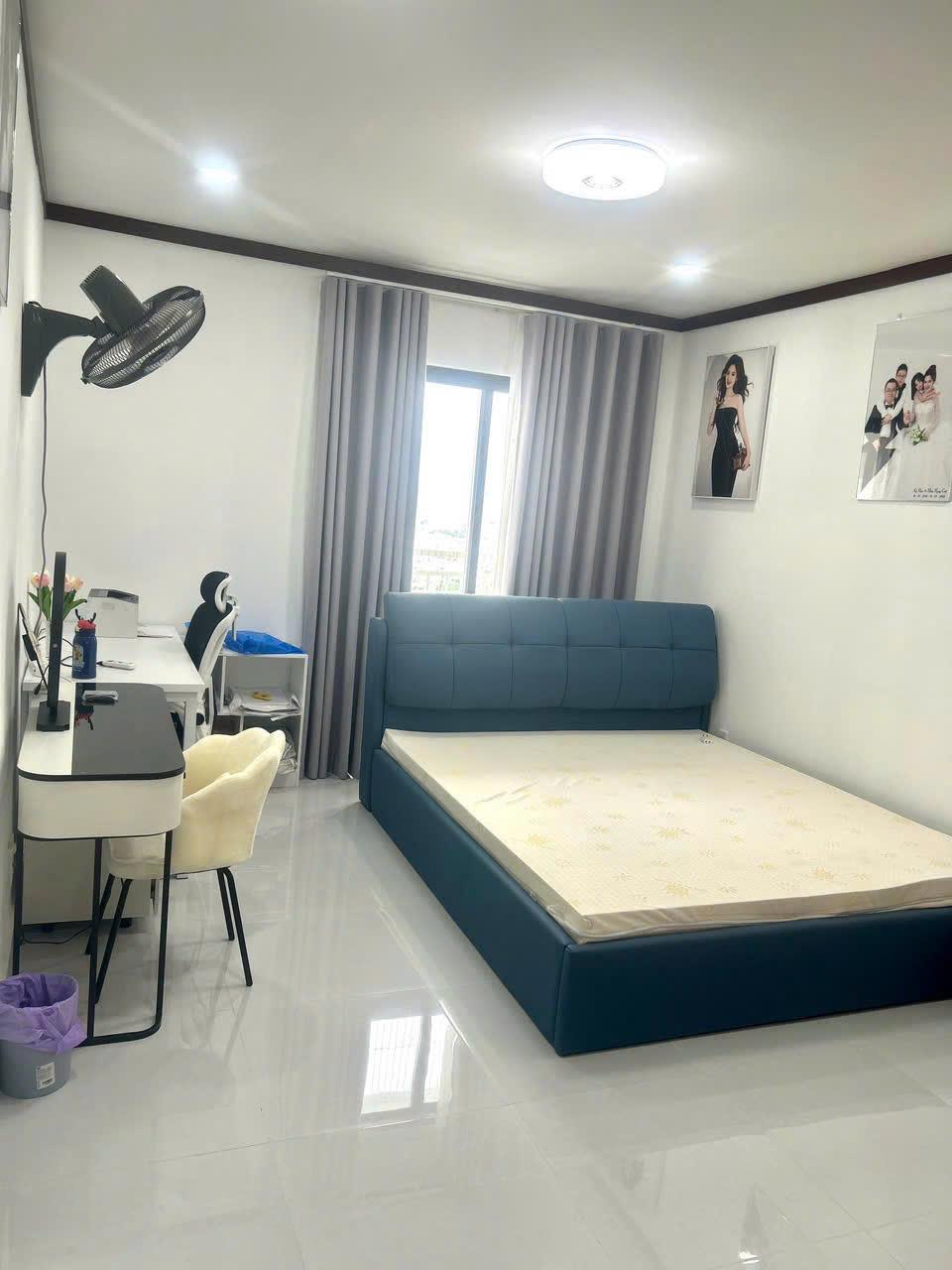 Căn hộ mơ ước Q7: 131m2, 3PN, tầng 18 view đẹp, Trần Xuân Soạn, giá hời chỉ 5.1 tỷ, sổ hồng trao tay, liên hệ ngay!