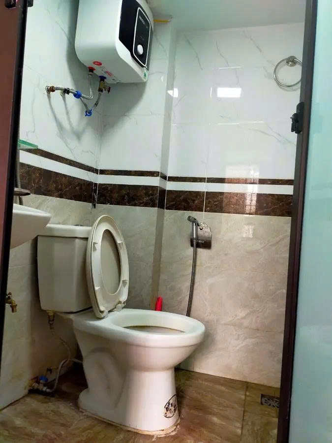 Bán nhà ngõ Vạn Phúc, Hà Đông. 75m2 x 5 tầng Sổ Đỏ, giá 16.9 tỷ. TT Phố cổ Hà Đông – Lô góc – Thang máy – 17 Phòng cho thuê LH: 0988943395