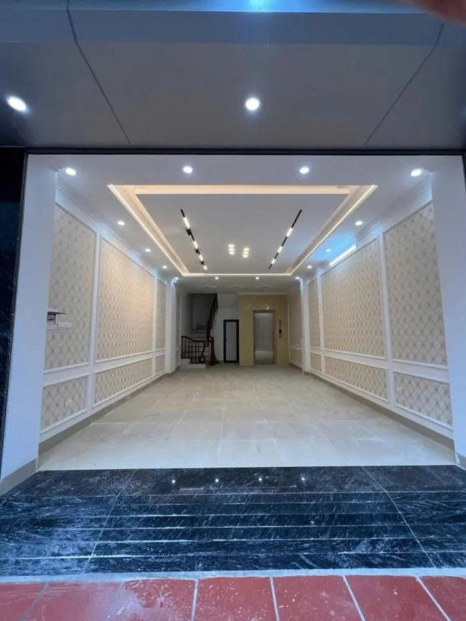 Bán nhà ngõ Vạn Phúc, Hà Đông. 75m2 x 5 tầng Sổ Đỏ, giá 16.9 tỷ. TT Phố cổ Hà Đông – Lô góc – Thang máy – 17 Phòng cho thuê LH: 0988943395