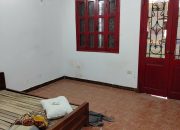 Cho thuê nhà nguyên căn ngõ Khương Trung 25m2 x 3 tầng, 2 ngủ, 2 wc, 8 triệu