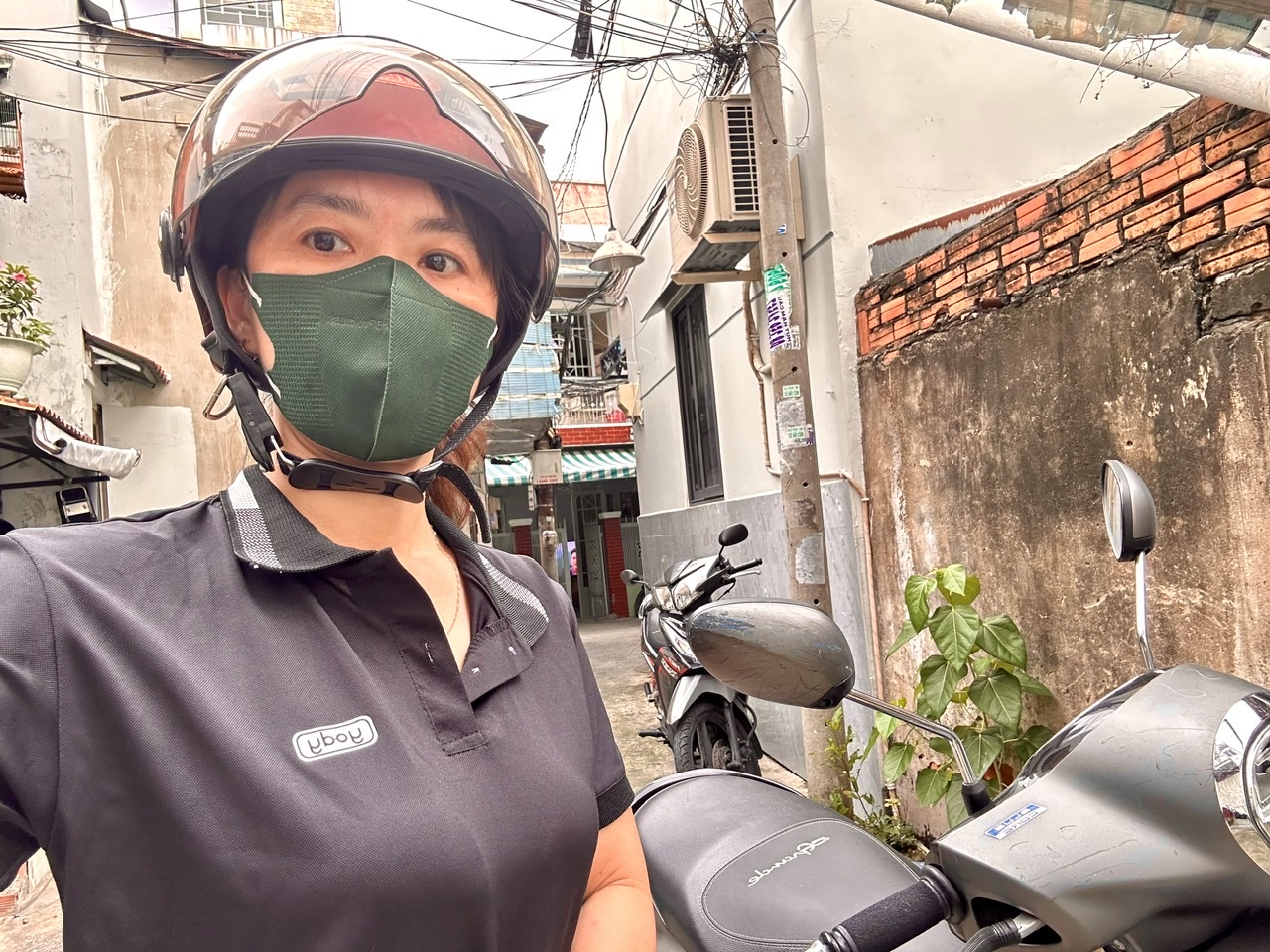 NHÀ MẶT TIỀN ĐOÀN VĂN BƠ -THÔNG RA XÓM CHIÊU- NGUYỄN TÂT THÀNH- QUA PHỐ ĐI BỘ NGUYỄN HUỆ CHỈ 2 PHÚT.