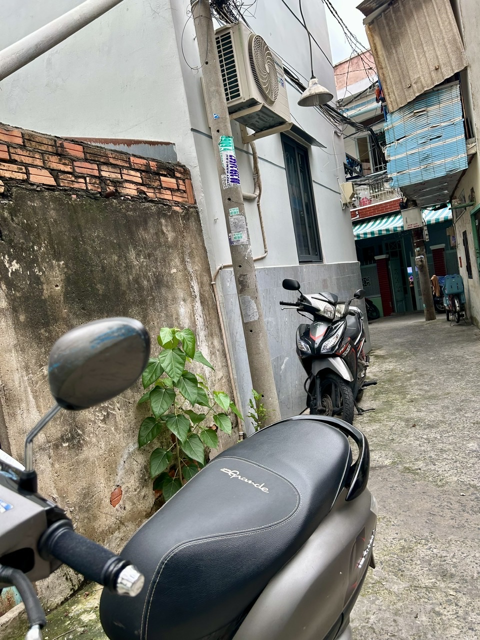 NHÀ MẶT TIỀN ĐOÀN VĂN BƠ -THÔNG RA XÓM CHIÊU- NGUYỄN TÂT THÀNH- QUA PHỐ ĐI BỘ NGUYỄN HUỆ CHỈ 2 PHÚT.