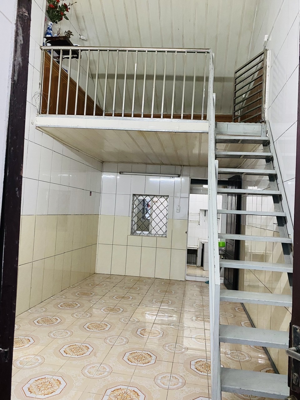 CẦN CHO THUÊ NHÀ RIÊNG 40m2 TẦNG TẠI QUẬN HAI BÀ TRƯNG, HÀ NỘI