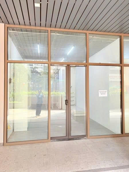 CHO THUÊ CỬA HÀNG KINH DOANH NGAY CẠNH SẢNH TÒA V2 TERRA, ĐƯỜNG TỐ HỮU, PHƯỜNG LA KHÊ, QUẬN HÀ ĐÔNG, HÀ NỘI