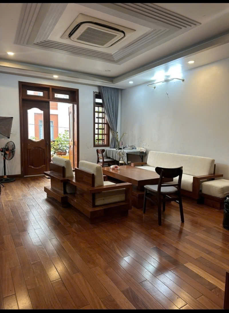 🔥 CHỦ ĐỊNH CƯ NƯỚC NGOÀI – CẦN BÁN GẤP BIỆT THỰ ĐẸP GIÁ TỐT 🔥 💥 Giảm Sốc 2,6 Tỷ – Giá Mới Chỉ Còn 12,9 Tỷ! 💥 🏡 BIỆT THỰ 5 TẦNG – FULL NỘI THẤT CAO CẤP 📍 Mặt tiền đường Trung Mỹ Tây, Quận 12