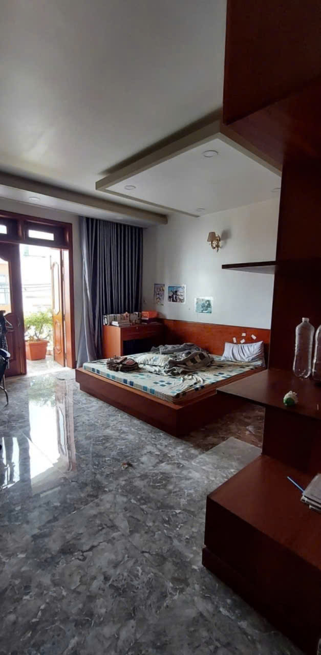 🔥 CHỦ ĐỊNH CƯ NƯỚC NGOÀI – CẦN BÁN GẤP BIỆT THỰ ĐẸP GIÁ TỐT 🔥 💥 Giảm Sốc 2,6 Tỷ – Giá Mới Chỉ Còn 12,9 Tỷ! 💥 🏡 BIỆT THỰ 5 TẦNG – FULL NỘI THẤT CAO CẤP 📍 Mặt tiền đường Trung Mỹ Tây, Quận 12
