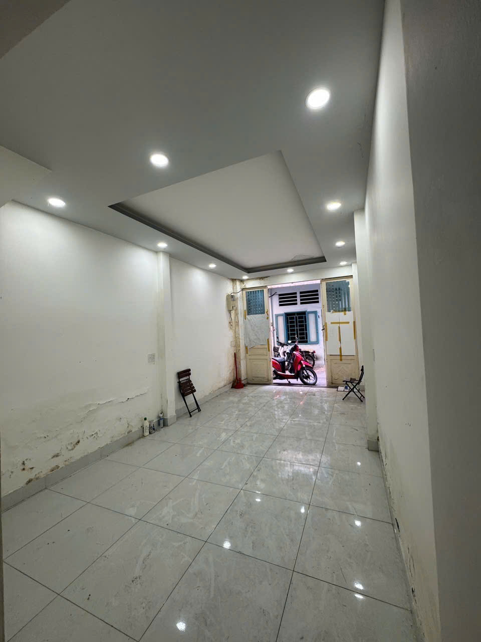 CHỈ 6.35 TỶ TL – NHÀ 3 TẦNG KIÊN CỐ HẺM Ô TÔ THÔNG – KẾ MT TRẦN HƯNG ĐẠO, Q1 – DTCN 29M² – SỔ RIÊNG