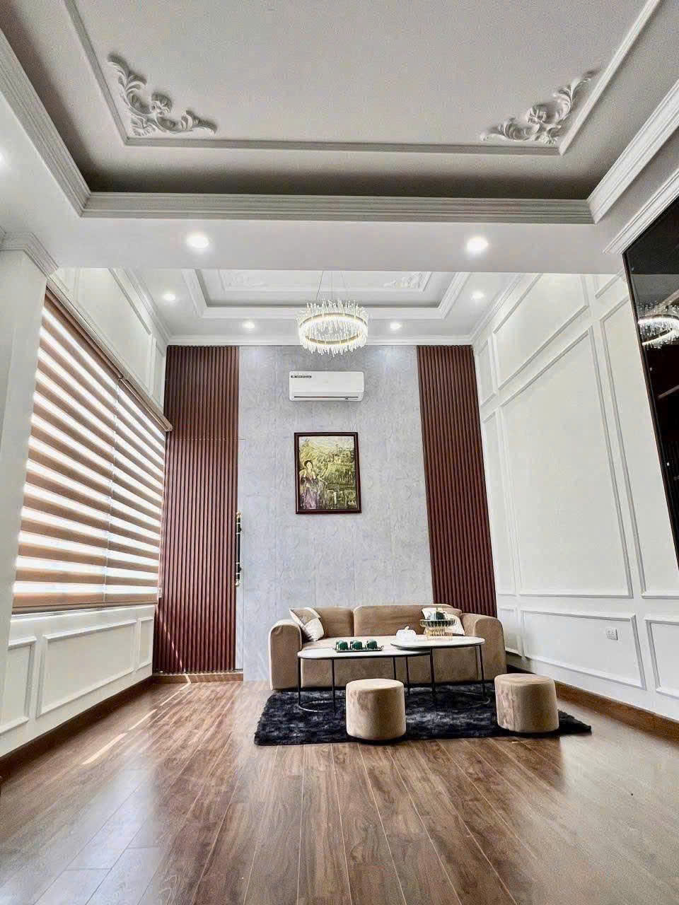 Bán nhà Đội Cấn, 7 tầng thang máy,ô tô vào nhà chỉ 14 tỷ