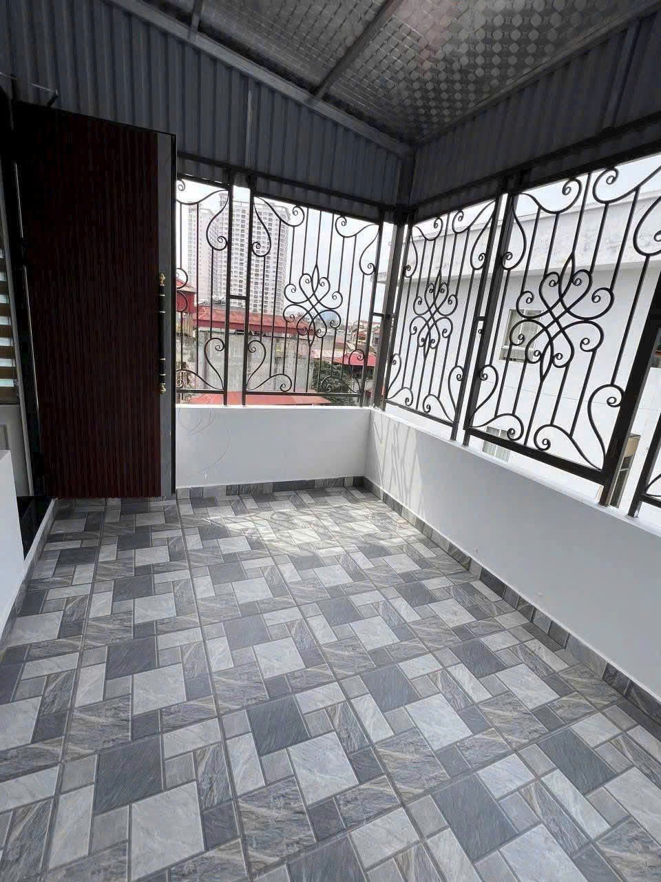 Bán nhà Đội Cấn, 7 tầng thang máy,ô tô vào nhà chỉ 14 tỷ